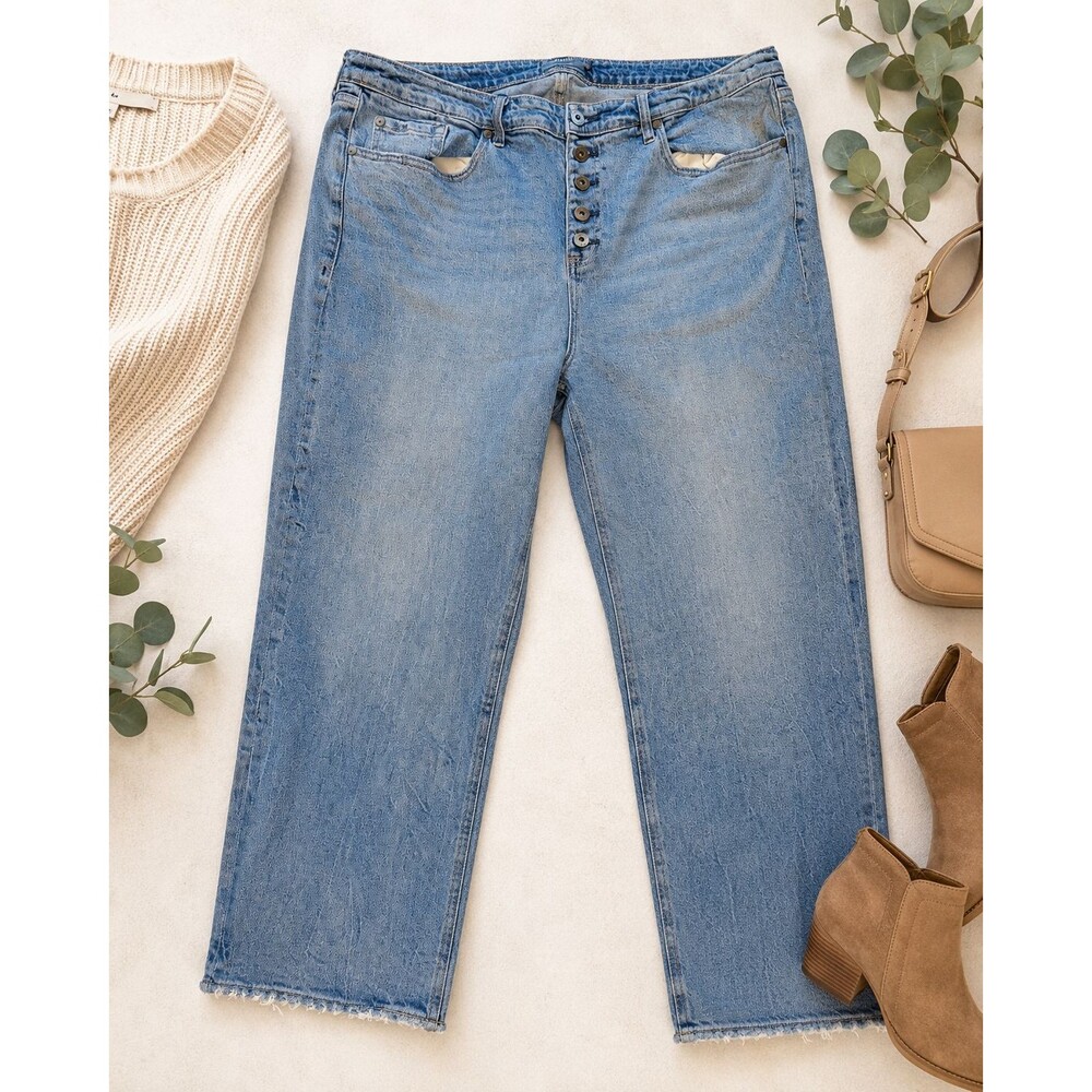 Torrid Women’s 20R High Rise Straight Jeans Light Wash Button Fly Raw Hem
